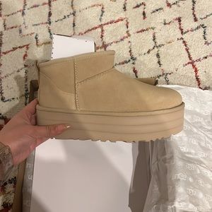 UGG Mini Platform